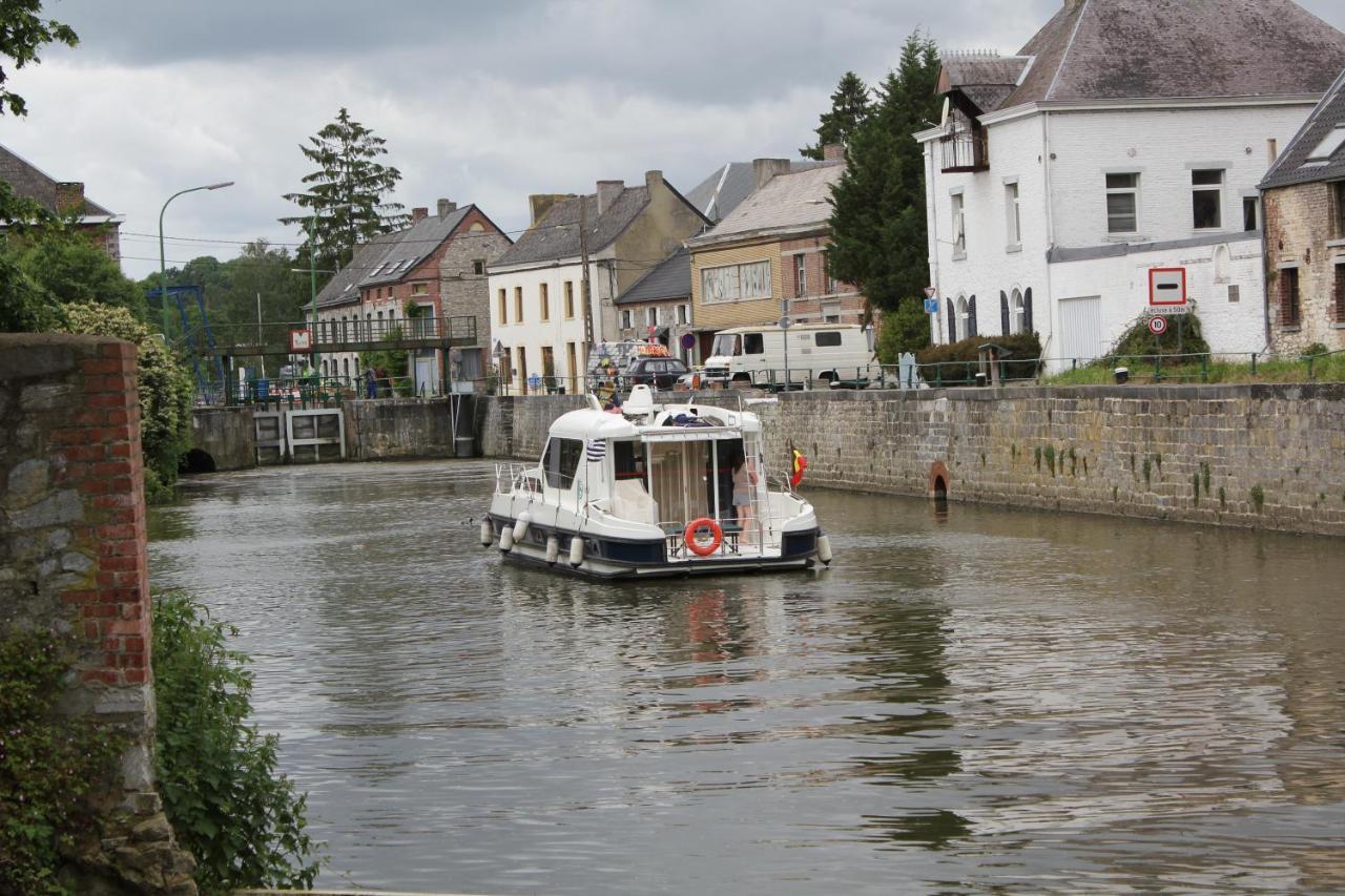 Au Crapaud Charmant Merbes-le-Château Esterno foto
